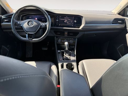 Used 2019 Volkswagen Jetta SEL w/ Cold Weather Package FWD image 15