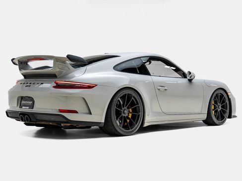 Used 2018 Porsche 911 GT3 RWD image 3