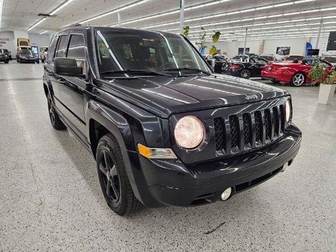Used 2016 Jeep Patriot Sport w/ Power Value Group FWD image 4