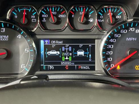 Used 2018 Chevrolet Silverado 1500 LT w/ All Star Edition image 19