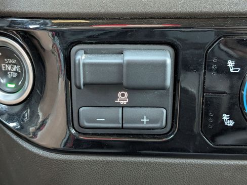 Used 2022 GMC Sierra 1500 SLT w/ X31 Off-Road Package image 22