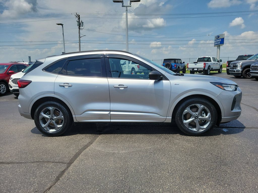Certified 2023 Ford Escape ST-Line FWD image 3