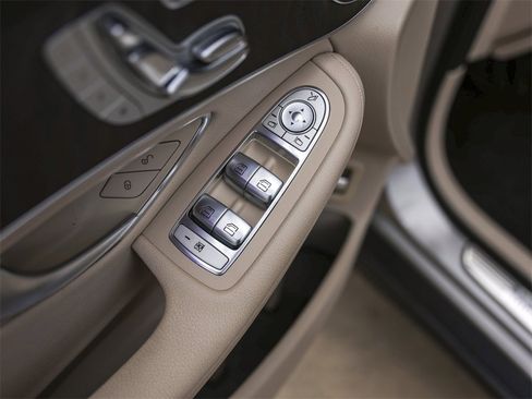 Used 2020 Mercedes-Benz GLC 300 image 28