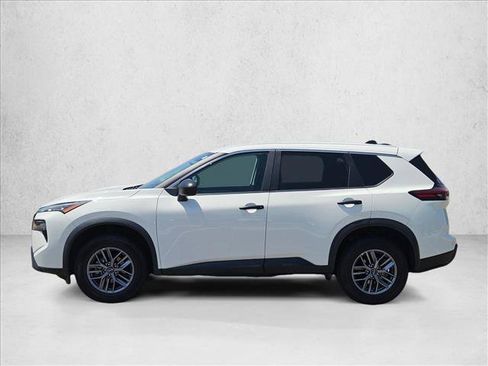 Used 2024 Nissan Rogue S AWD/4WD image 9