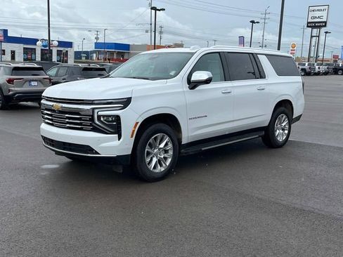 New 2025 Chevrolet Suburban Premier AWD/4WD image 9