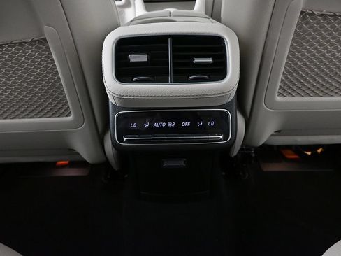 Used 2026 Mercedes-Benz GLS 450 4MATIC image 18