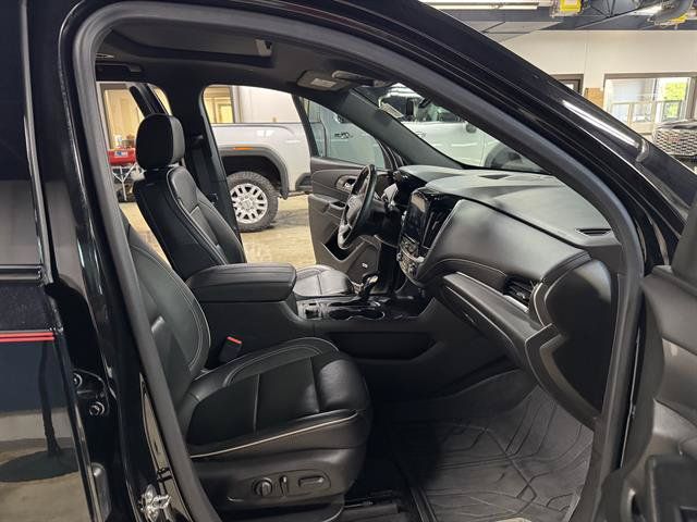 Used 2023 Chevrolet Traverse Premier w/ Redline Edition AWD/4WD image 10