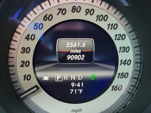 Used 2013 Mercedes-Benz C 250 Sedan image 25