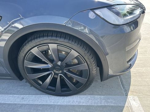 Used 2023 Tesla Model X image 20