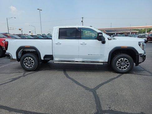 Used 2025 GMC Sierra 2500 SLE w/ SLE Value Package; AWD/4WD image 4