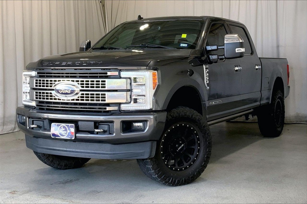 Used 2019 Ford F250 Platinum w/ Platinum Ultimate Package AWD/4WD image 2