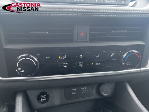 Used 2024 Nissan Rogue S image 45