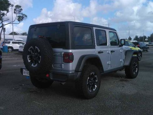 Used 2024 Jeep Wrangler Unlimited Rubicon 4xe image 2