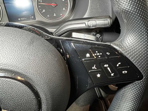 Used 2025 Mercedes-Benz Sprinter 2500 image 28