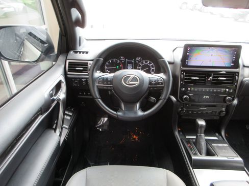 Used 2023 Lexus GX 460 w/ Black Line Special Edition AWD/4WD image 34