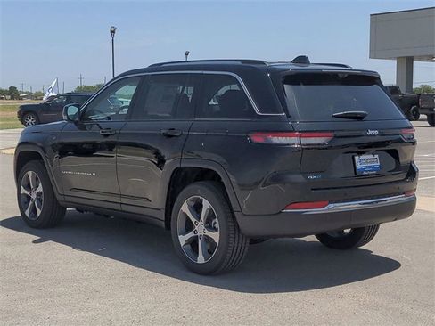 New 2023 Jeep Grand Cherokee 4WD 4xe w/ Luxury Tech Group II image 7