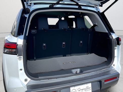 New 2026 Nissan Pathfinder SL FWD image 22