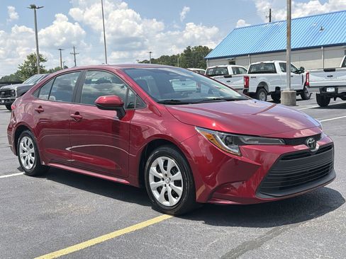 Used 2026 Toyota Corolla LE FWD image 31