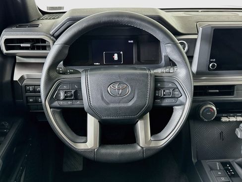 Used 2026 Toyota 4Runner SR5 AWD/4WD image 18