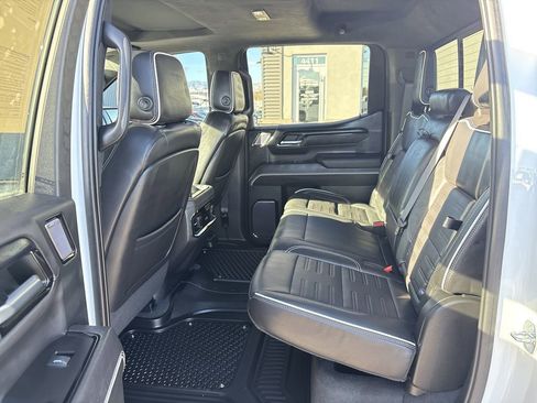 Used 2022 GMC Sierra 1500 AT4X image 26