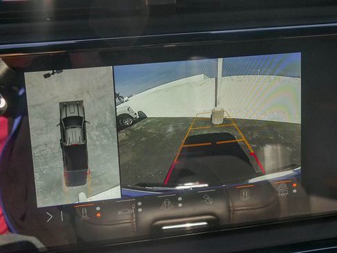 Used 2025 GMC Sierra 2500 AT4 image 23