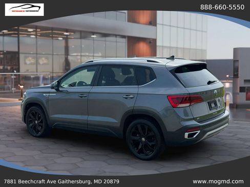 Used 2022 Volkswagen Taos SE FWD image 12