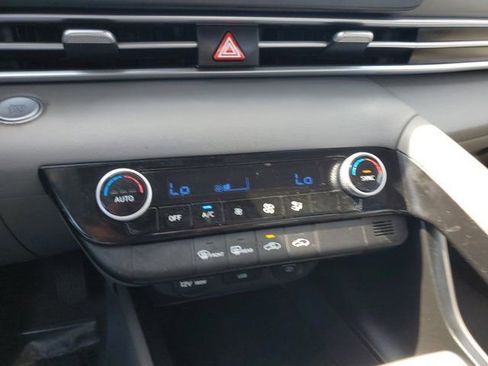 Certified 2023 Hyundai Elantra SEL image 21