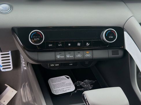 New 2026 Hyundai Elantra Sport FWD image 12