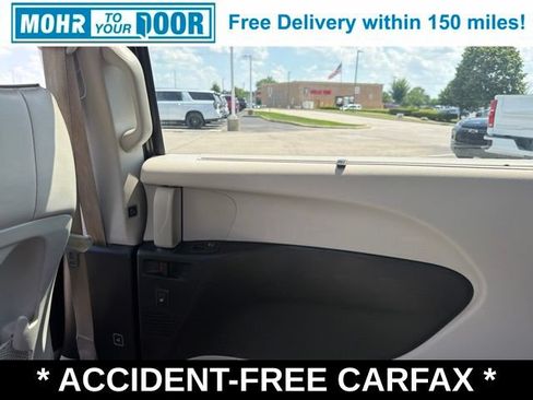 Used 2019 Chrysler Pacifica Limited FWD image 39