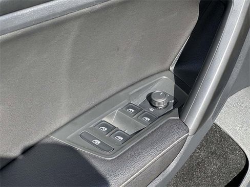 Used 2022 Volkswagen Tiguan S image 14