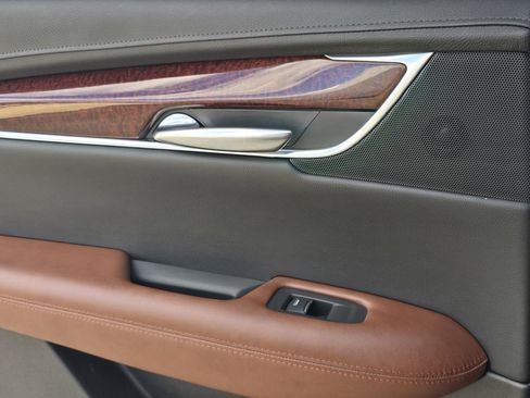 Used 2019 Cadillac XT5 Luxury image 19