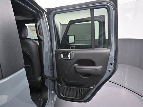 New 2025 Jeep Gladiator Sport image 36