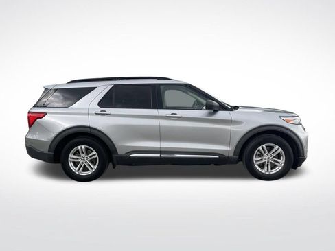 Used 2021 Ford Explorer XLT w/ Equipment Group 202A RWD image 4