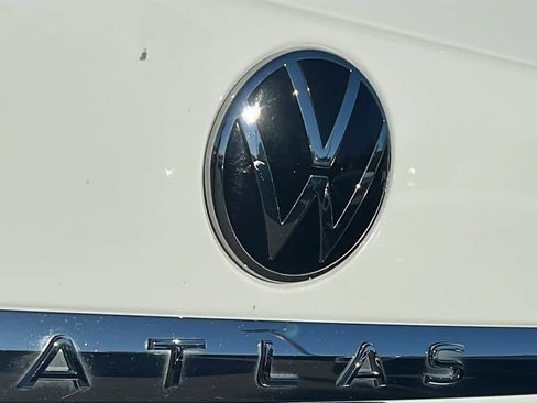 Used 2022 Volkswagen Atlas SE image 28