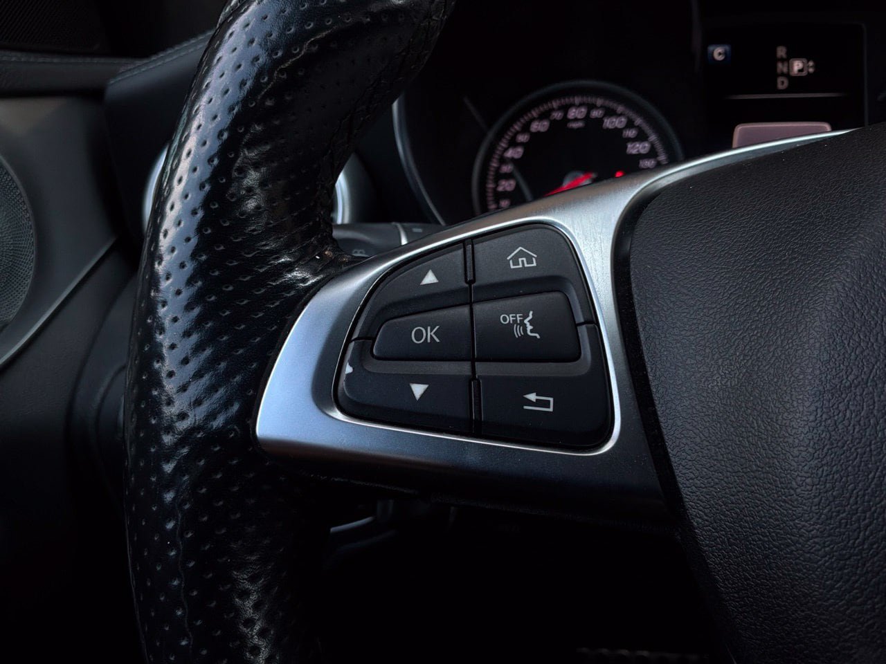 Used 2015 Mercedes-Benz C 400 4MATIC image 46