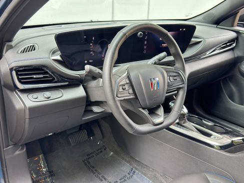 Used 2024 Buick Envista Sport Touring w/ Convenience I Package FWD image 12