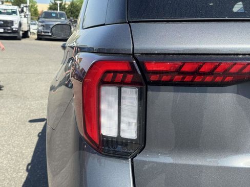 New 2026 Ford Explorer ST-Line w/ ST-Line Street Pack AWD/4WD image 9