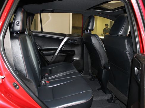 Used 2017 Toyota RAV4 SE w/ Power Extra Value Package FWD image 32