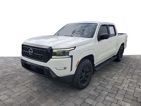 Used 2023 Nissan Frontier SV w/ Midnight Edition Package RWD image 3