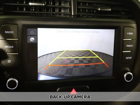 Used 2025 Kia Soul LX w/ LX Technology Package FWD image 5