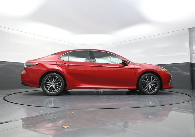 Used 2023 Toyota Camry XLE w/ Cold Weather Package FWD image 38