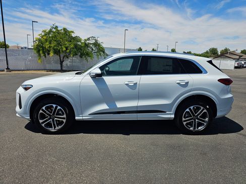 New 2025 Audi Q5 Premium Plus image 3