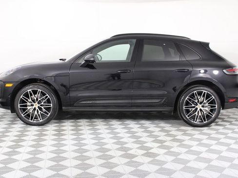 Certified 2023 Porsche Macan AWD/4WD image 2