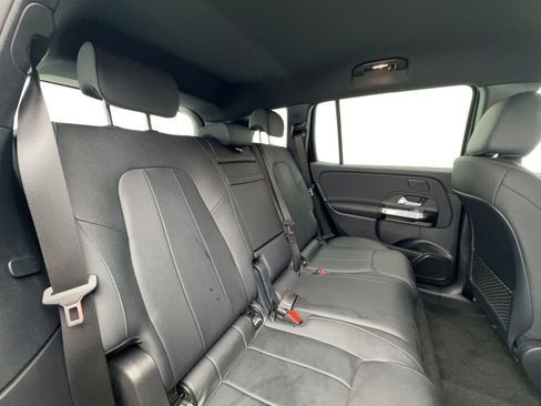 Used 2024 Mercedes-Benz EQB 300 4MATIC image 24