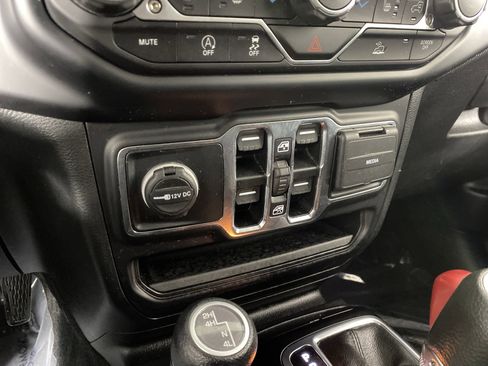 Used 2022 Jeep Gladiator Sport image 35