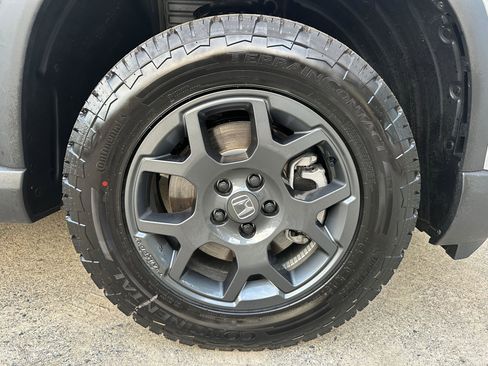 Certified 2025 Honda Pilot TrailSport image 9