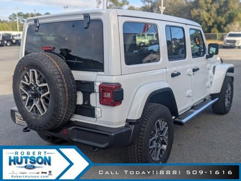 New 2024 Jeep Wrangler Unlimited Sahara w/ Technology Group AWD/4WD image 7
