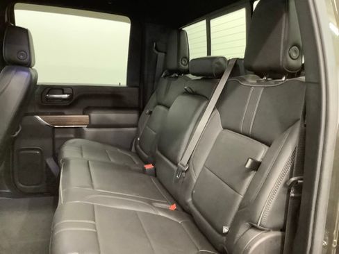 Used 2023 Chevrolet Silverado 2500 High Country w/ Technology Package AWD/4WD image 5