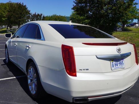 Used 2013 Cadillac XTS Luxury w/ Driver Awareness Package FWD image 6