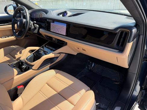 Certified 2024 Porsche Cayenne S AWD/4WD image 26